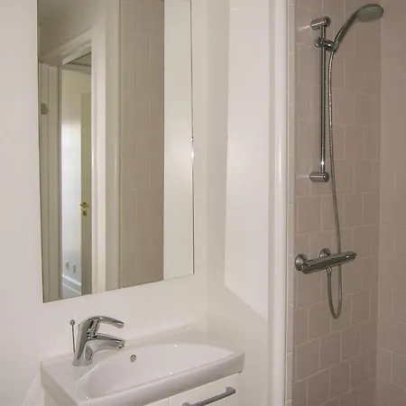 Three-bedroom In شقة *