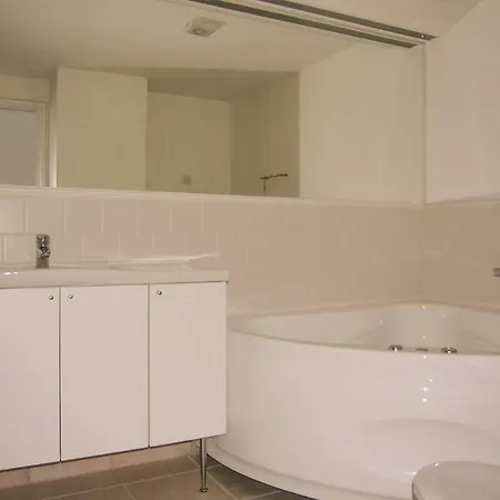 Three-bedroom In شقة