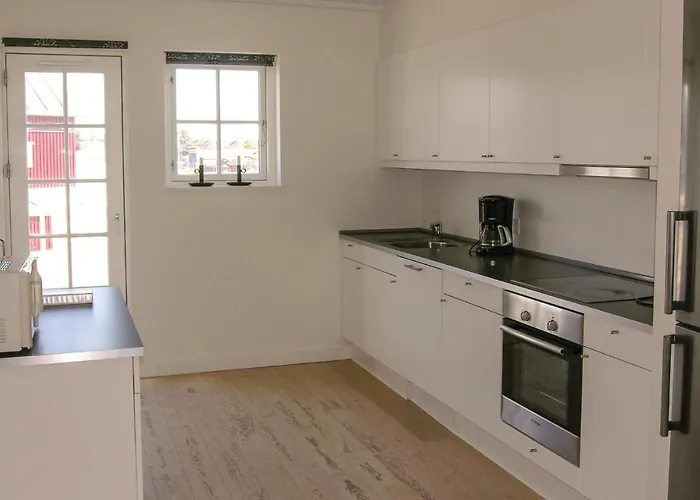 Three-bedroom In Apartamento